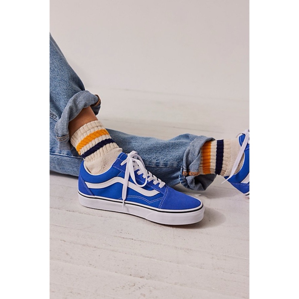 BNIB Vans Old Skool Shoes in Dazzling Blue - Size 6